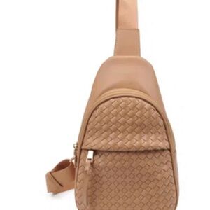 Tan Woven Crossbody Bag NWT
URBAN EXPRESSION